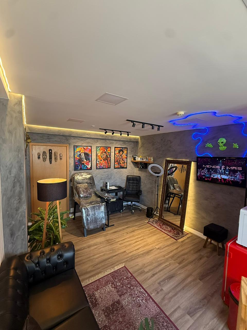 Interior do Edu Adrião Tattoo Studio